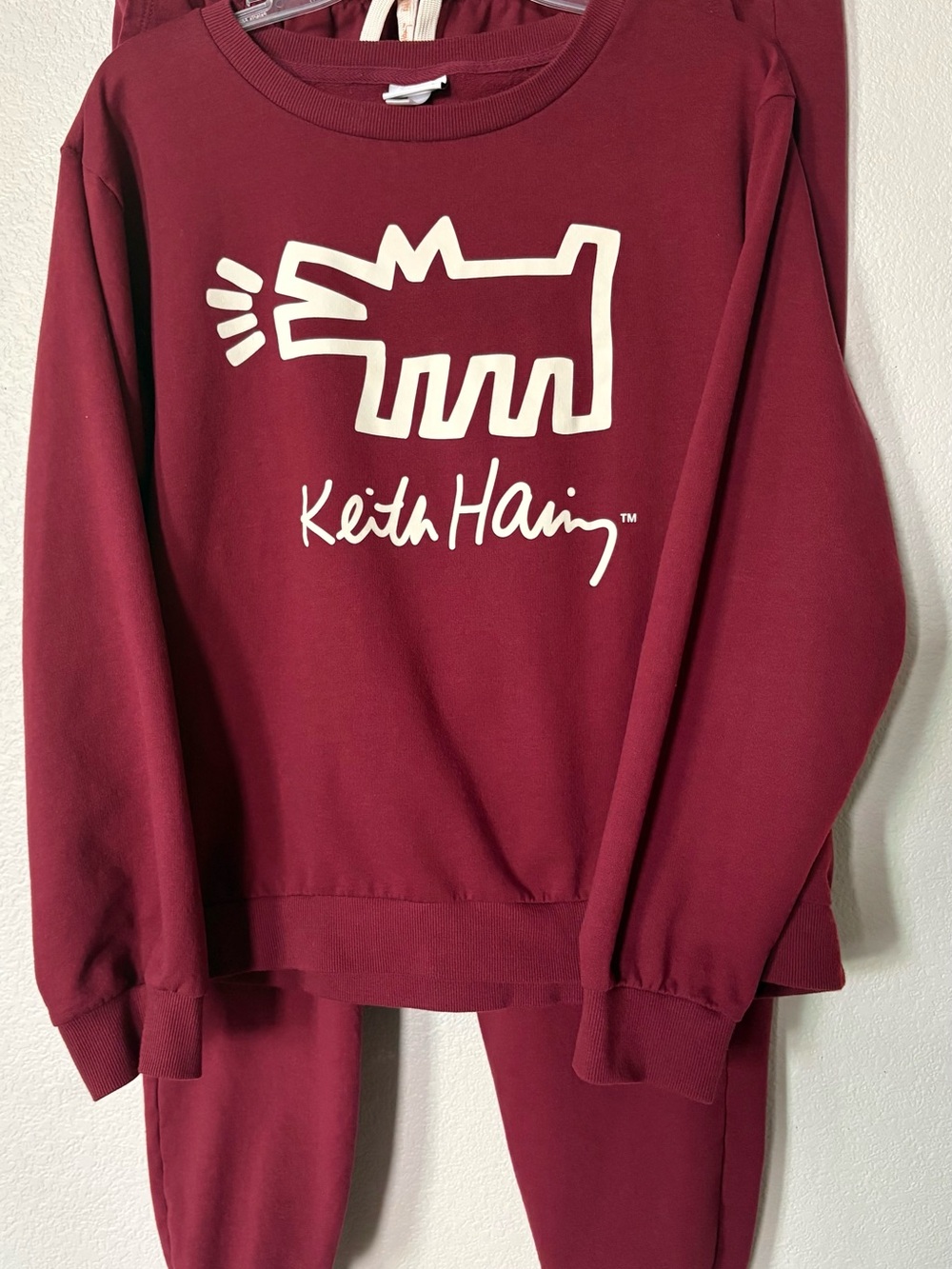 Woman’s Maroon Keith Haring Sweatsuit/Lounger